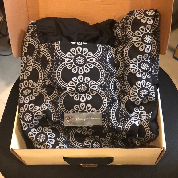 Ergo Baby Carrier- Several designs - Picture 7 of 8